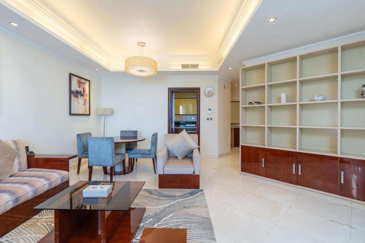 Royal Club By Rvhr, Grandeur Residence Crescent Palm Jumeirah Dubai Exterior photo