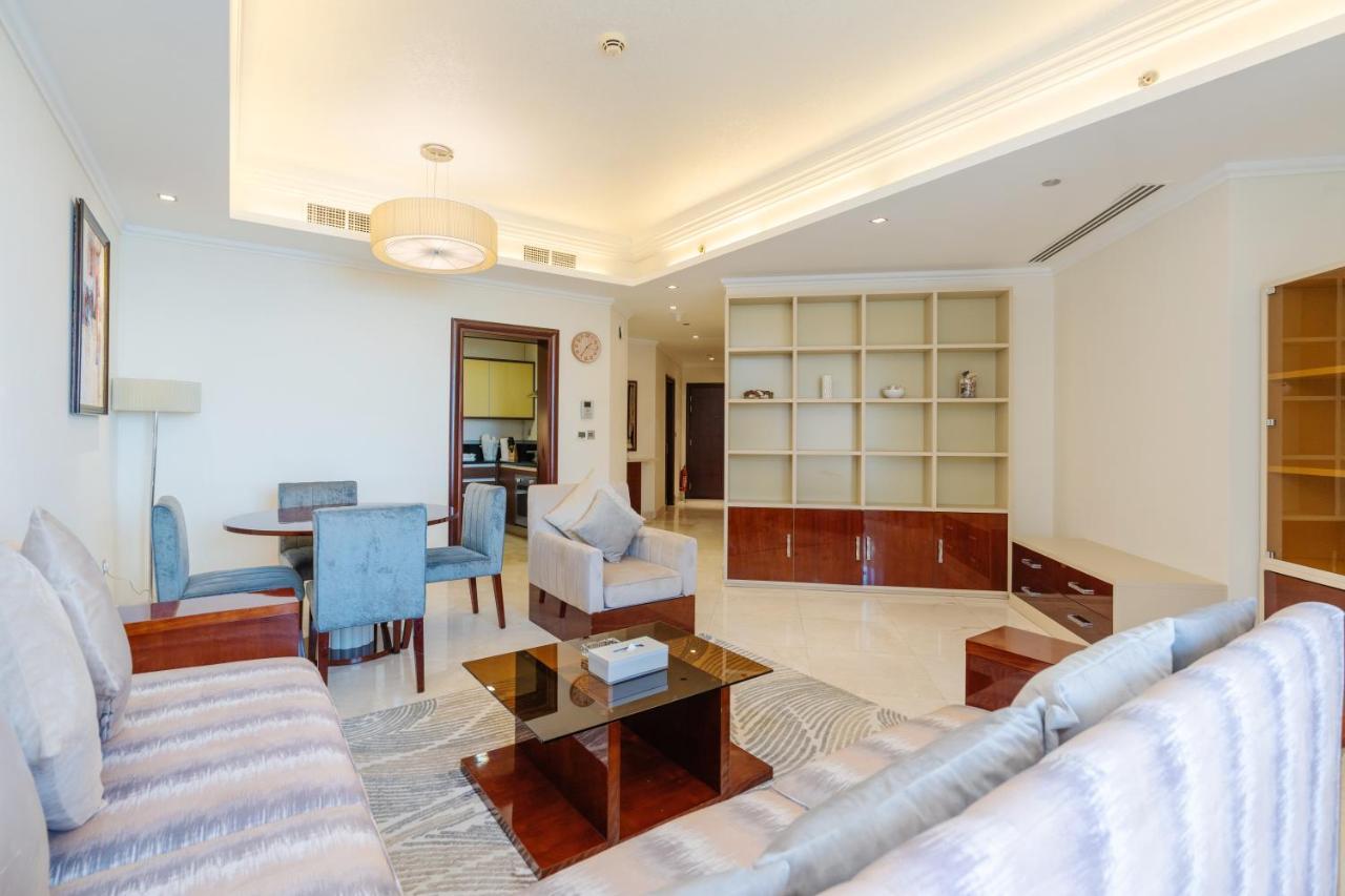Royal Club By Rvhr, Grandeur Residence Crescent Palm Jumeirah Dubai Exterior photo