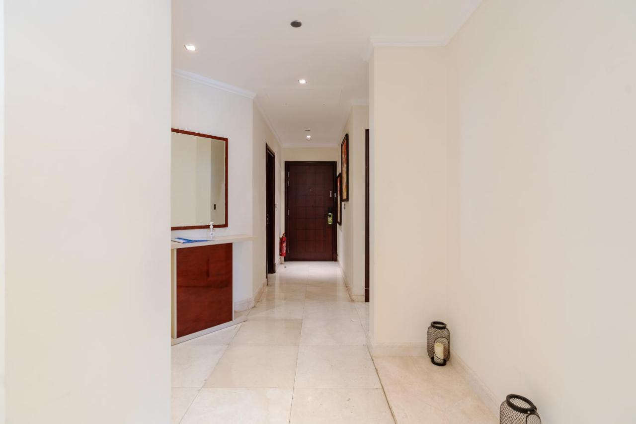 Royal Club By Rvhr, Grandeur Residence Crescent Palm Jumeirah Dubai Exterior photo